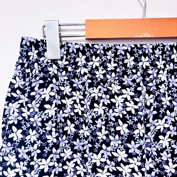 GUILTY Black and purple shorts - Picture 3 of 6